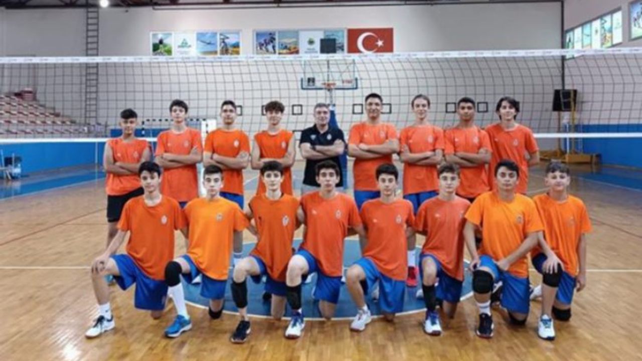 İnegöl Belediyespor voleybolda 4 kategoride yarışacak