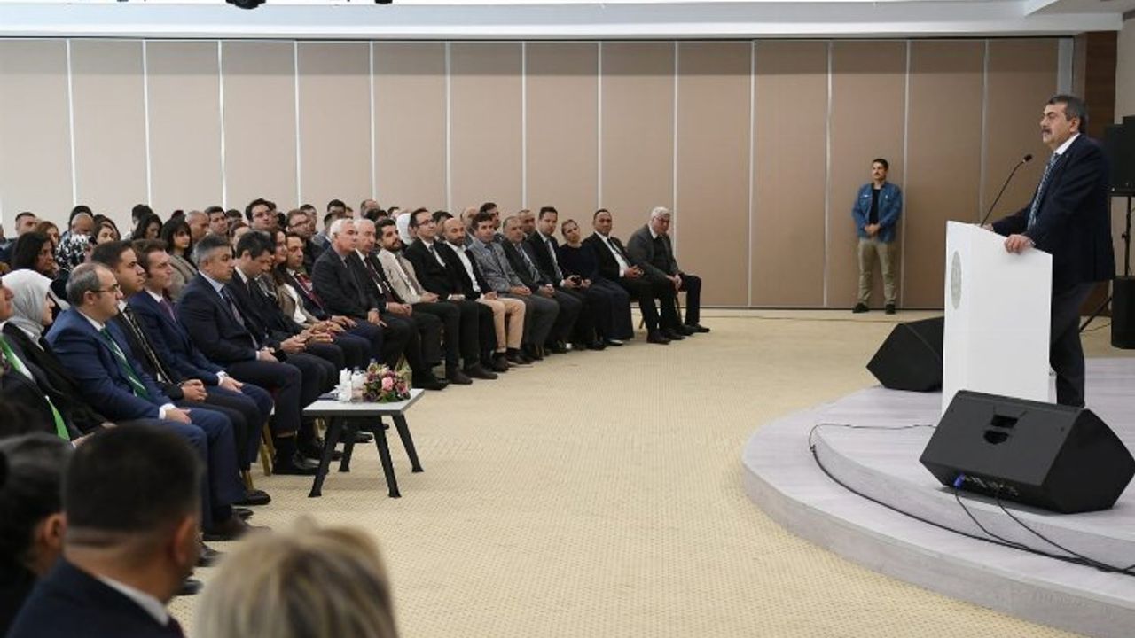 Bakan Tekin, YEĞİTEK Çalıştayı'nda