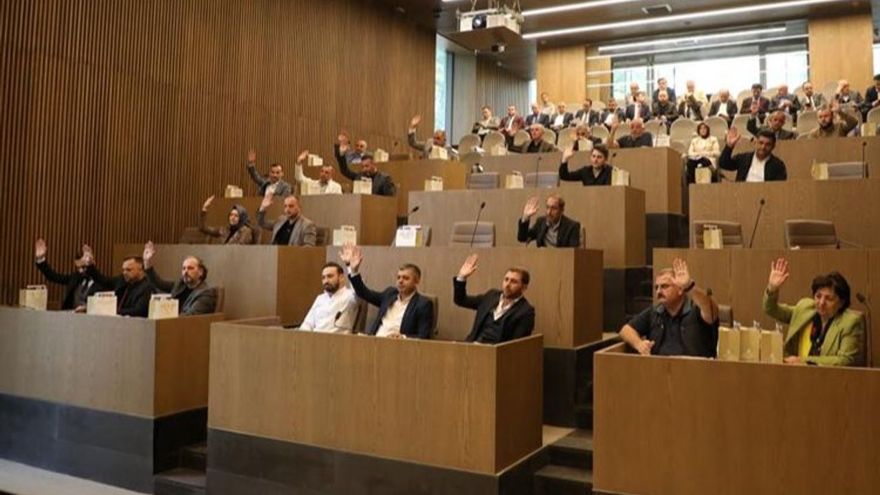 İnegöl Belediyesi’nin performansına meclisten tam not
