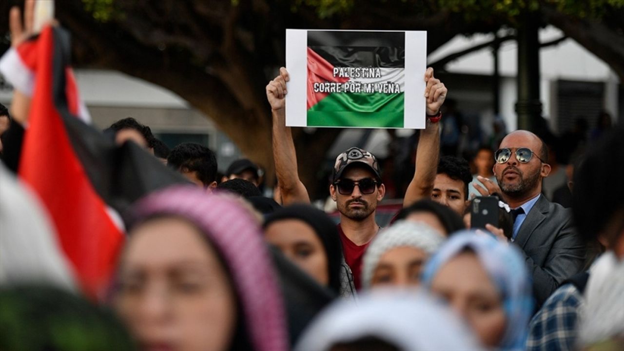 Fas’ta binlerce gösterici, ülkenin İsrail ile normalleşmesine karşı gösteri düzenledi