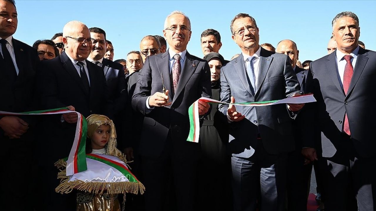 Ulaştırma ve Altyapı Bakanı Uraloğlu, 19. Cezayir Uluslararası Bayındırlık Fuarı’na katıldı