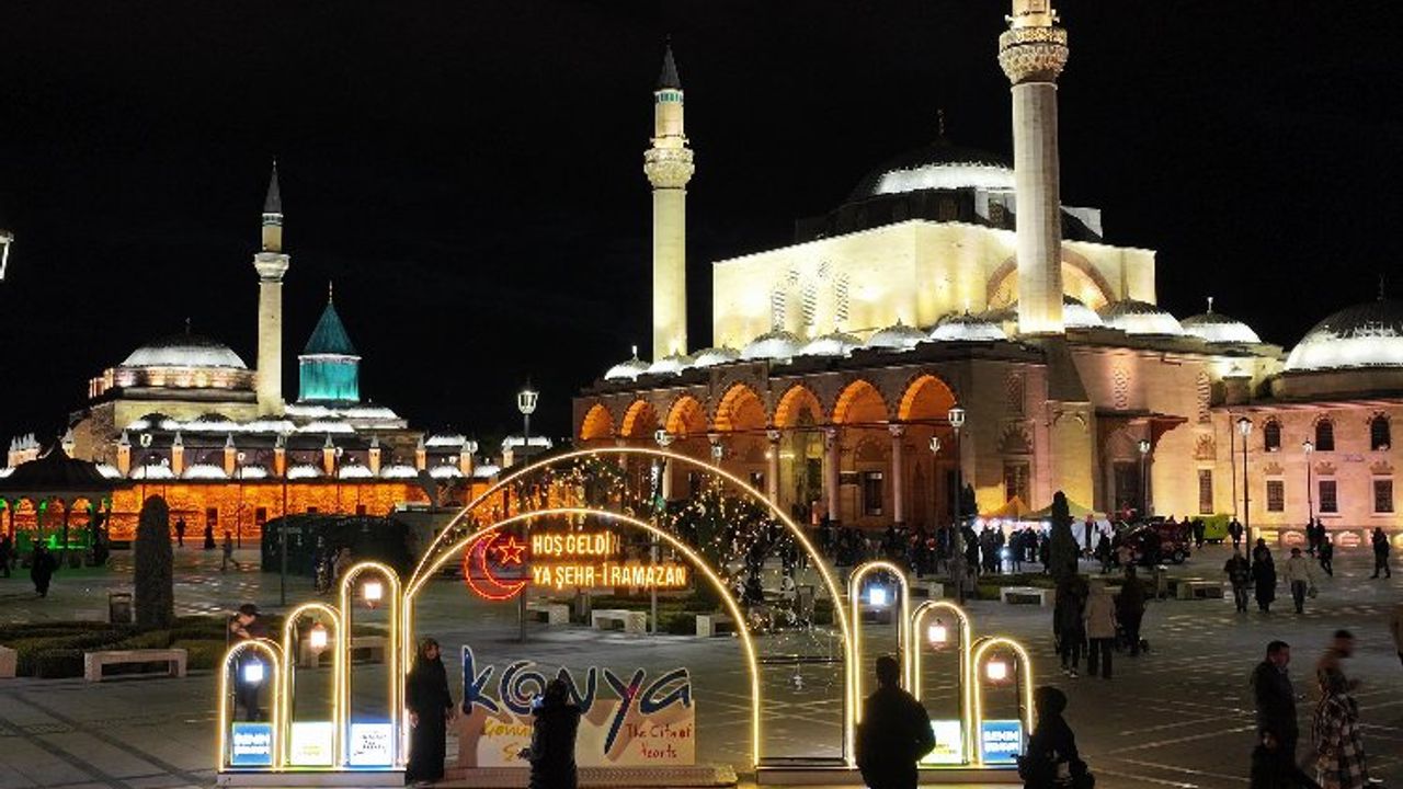 Konya Ramazan 'tag'larıyla renklendi