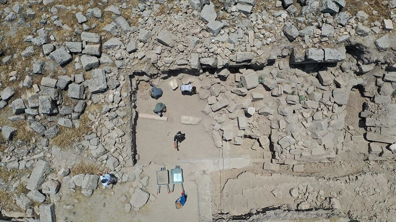 UNESCO Dünya Miras Geçici Listesi'ndeki Harran'da kilise yapısı ortaya çıkarılıyor