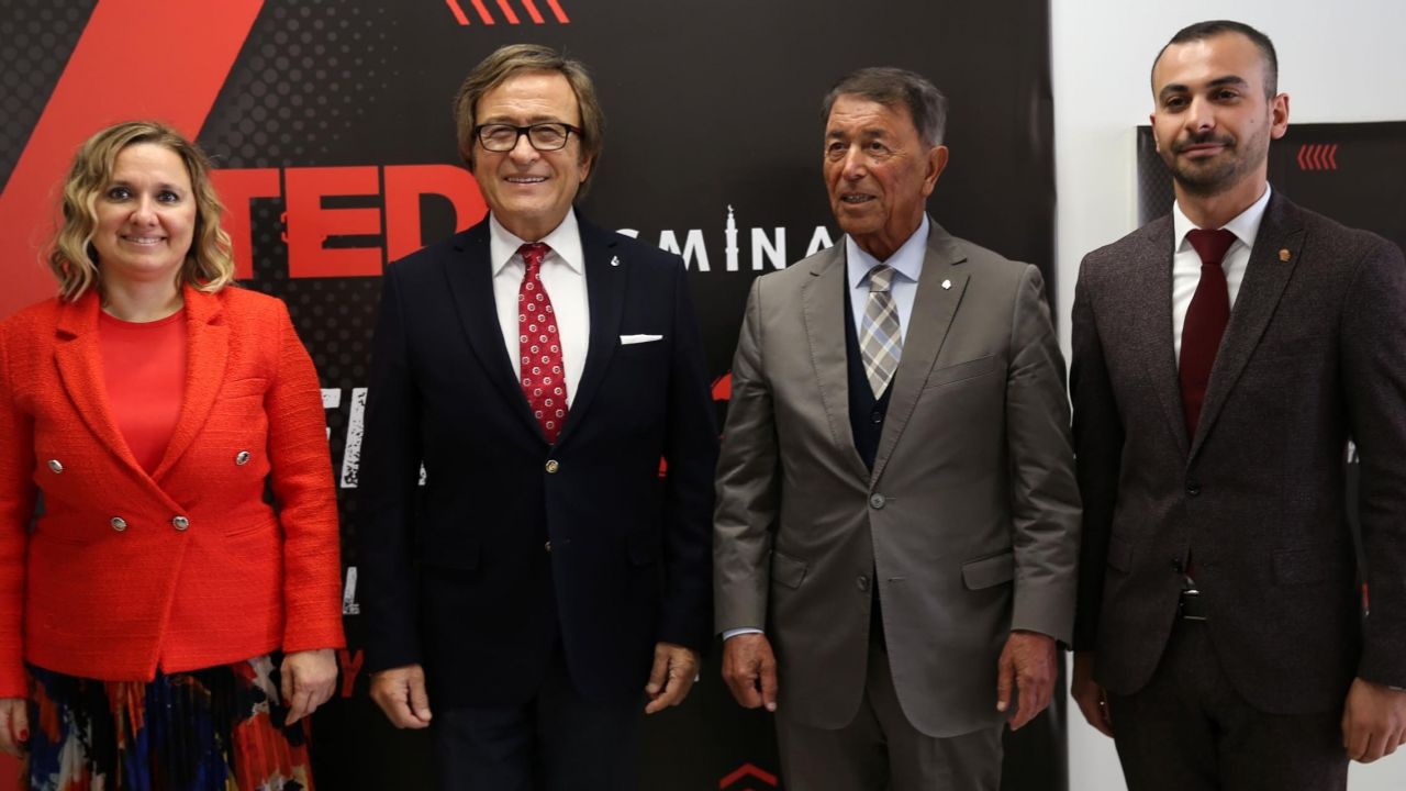 Bitlis'te "TEDx Bitlis Beşminare Youth Fark Yaratanlar" etkinliği düzenlendi