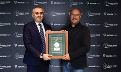 Kulüpler Birliği Vakfından "Socios.com"un kurucusu Alexandre Dreyfus'a teşekkür plaketi