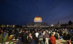 İşgal altındaki Doğu Kudüs'teki Mescid-i Aksa’da 150 bin kişi teravih namazı kıldı