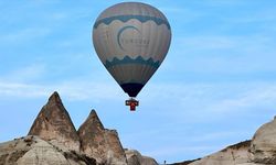 Kapadokya'da balonlar Türk bayrağıyla uçtu