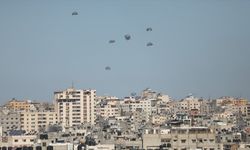 Ürdün, 3 ülkenin katılımıyla Gazze'nin kuzeyine havadan yardım indirdi