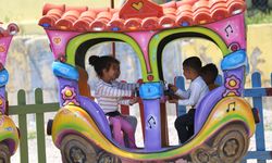 Hatay'da depremzede çocuklar, BtcTurk organizasyonunda lunaparkta eğlendi