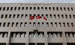 İzmir'de FETÖ'ye yönelik operasyonda yakalanan 18 kişi tutuklandı
