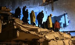 Diyarbakır'da depremde yıkılan Dündar Apartmanı'nın tutuklu 2 müteahhidine 13 yıl 4'er ay hapis cezası