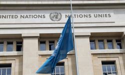 İran Cumhurbaşkanı Reisi'nin hayatını kaybetmesinin ardından BM, bayrağını yarıya indirdi