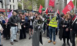 İrlanda ve İngiltere'de öğrenciler Filistin'e destek gösterisi düzenledi