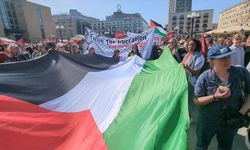 İsveç'te 1 Mayıs'ta İsrail'in Gazze'ye saldırıları protesto edildi