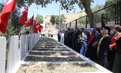 Mardin'de 37 yıl önce PKK'lı teröristlerce katledilen 30 kişi törenle anıldı