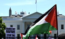 Biden ile görüşen Netanyahu, Beyaz Saray önünde protesto edildi