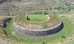 Kars'taki "Gemli Tabya" turizme kazandırılmayı bekliyor