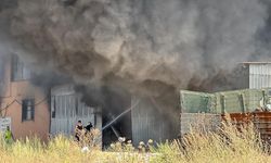 Tekirdağ'da geri dönüşüm tesisinde çıkan yangına müdahale ediliyor