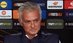 Fenerbahçe Teknik Direktörü Mourinho: Eğer Manchester United yarın kolay bir maç olacağını düşünürse, yanılır