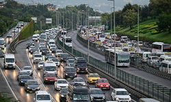 İstanbul'da haftanın ilk iş gününde trafik yoğunluğu yaşanıyor