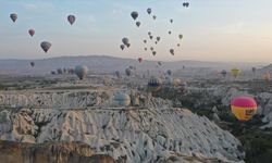 Kapadokya'da sıcak hava balonları rekora uçtu