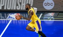 LeBron ve Bronny James, NBA'de tarihe geçti