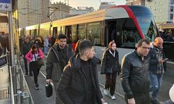 İstanbul'da toplu ulaşım ve bazı yollarda trafik yoğunluğu yaşanıyor