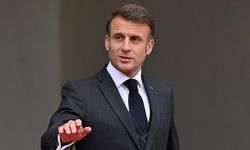 Fransa'da muhalefet, Macron'un istifa etmesi gerektiği konusunda ısrarlı