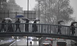 İstanbul'da yağış ve elektrik yüklü bulutlar hava trafiğini olumsuz etkiledi