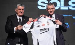 Beşiktaş'ın yeni teknik direktörü Ole Gunnar Solskjaer için imza töreni düzenledi