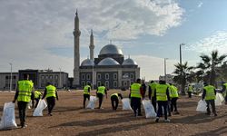 Humuslu gönüllüler, iç savaşta hasar alan Halid Bin Velid Camisi'ni temizledi