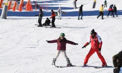 Bursalı çocukların Uludağ'da kayak heyecanı