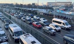 İstanbul'da haftanın ilk iş gününde trafik yoğunluğu yaşanıyor