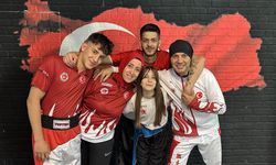 Kick boksçu anne baba 3 çocuğuyla beraber ringlerin tozunu attırıyor