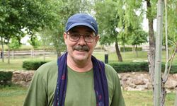 Oyuncu Fikret Kuşkan "Bi Umut" filmiyle yüreğe dokunan bir hikayeye hayat veriyor
