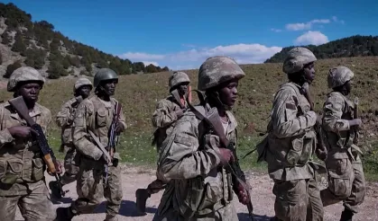 Mali ve Nijerli komandolar temel eğitimi başarıyla tamamladı