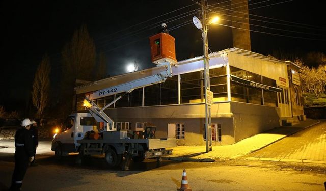 Muş'ta ekipler kesintisiz elektrik enerjisi için gece gündüz görev başında