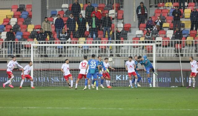 Çaykur Rizespor Süper Lig'e yükselme, Altınordu kümede kalma peşinde