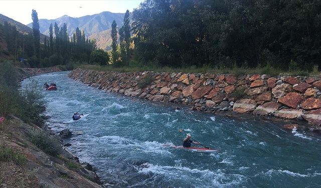 Barhal Çayı rafting tutkunlarını ağırlıyor