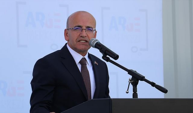 Hazine ve Maliye Bakanı Şimşek: Enflasyonu tekrar tek hanelere düşürmek için bütün politika araçlarını kullanacağız