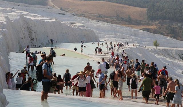 Pamukkale, seyahat yasaklarının kalktığı Çin'den ziyaretçi bekliyor