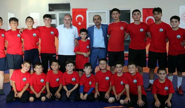 Tokat'ın Çıkrık köyündeki güreş kulübünde spora yeni yetenekler kazandırılıyor