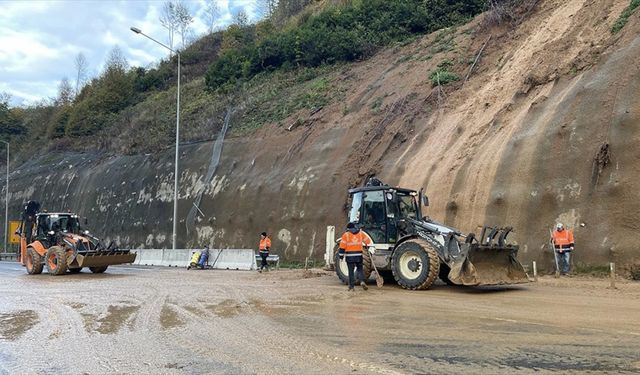 Heyelan riski nedeniyle kapatılan Bolu Dağı Tüneli İstanbul istikameti ulaşıma açıldı