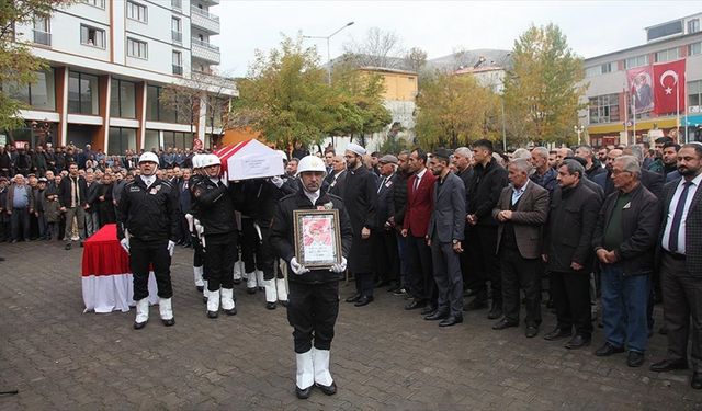 İstanbul'da şehit olan polis memuru Lütfü Baykar memleketi Bitlis'te son yolculuğuna uğurlandı