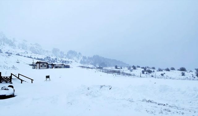 Keltepe Kayak Merkezi'nde kar kalınlığı 40 santimetreye ulaştı