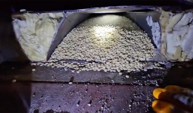 Ticaret Bakanlığı ve MİT operasyonuyla Hatay'da 1,2 ton uyuşturucu hap ele geçirildi