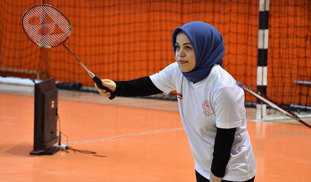 Para badminton Türkiye şampiyonu Kübra Çevik, yeni başarılara gözünü dikti