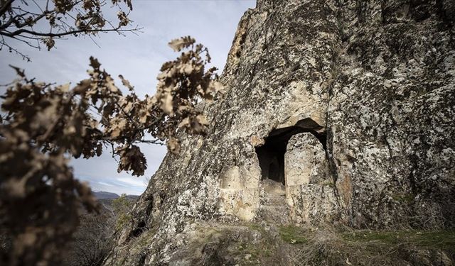 Tunceli'deki tarihi Ambar Kalesi'nin kalıntıları Urartulardan izler taşıyor