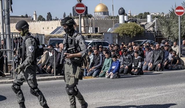 İsrail güçleri Mescid-i Aksa'da cuma namazı kılınmasını 15 haftadır kısıtlıyor