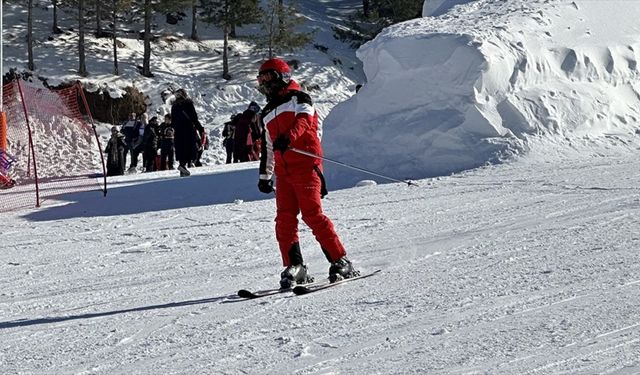 Kayak merkezlerinde en fazla kar kalınlığı 132 santimetreyle Palandöken'de ölçüldü